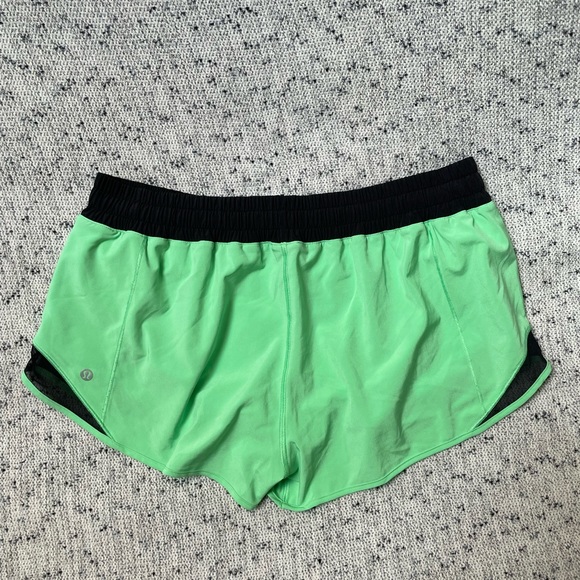 Lululemon hotty hot shorts - Picture 10 of 10